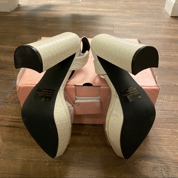 Cape robbin heels new - Picture 4 of 4